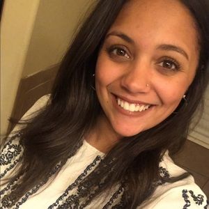 Meet your Posher, Nakisha